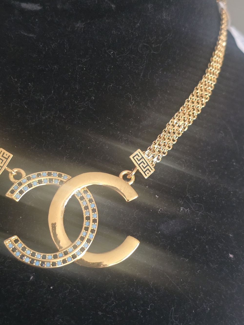 22kgp Dubai Gold-Tone Interlocking Circle Pendant Necklace - Picture 4 of 8